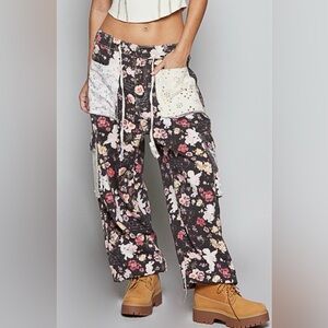 POL Floral Patchwork Cargo Joggers Boho Eyelet Mixed Media Pants M SMP593